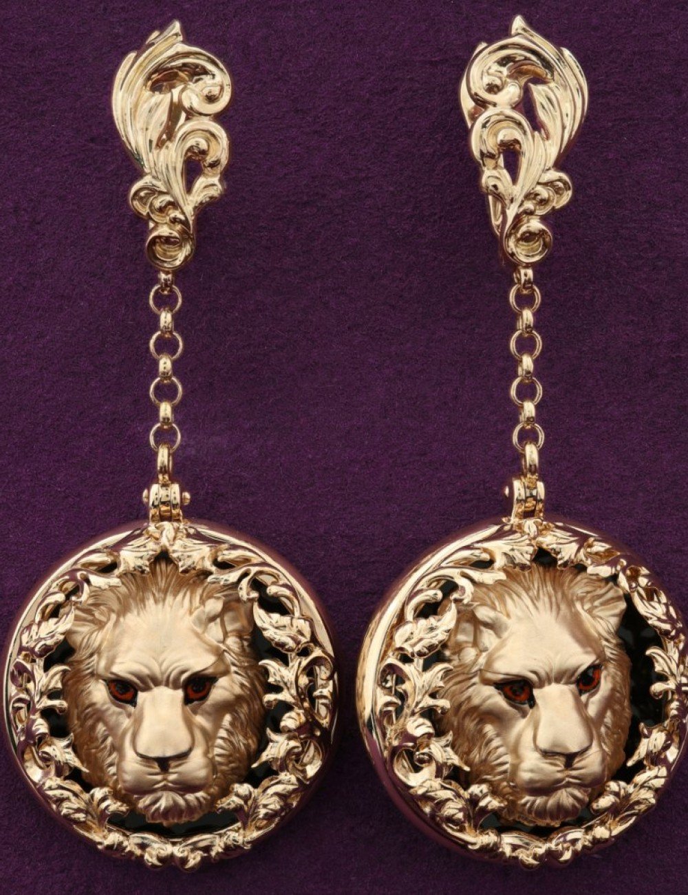 Серьги из золота c эмалью и ониксом