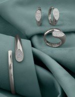 Серьги из белого золота c бриллиантами