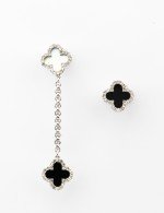 Серьги из белого золота c бриллиантами, ониксом и перламутром