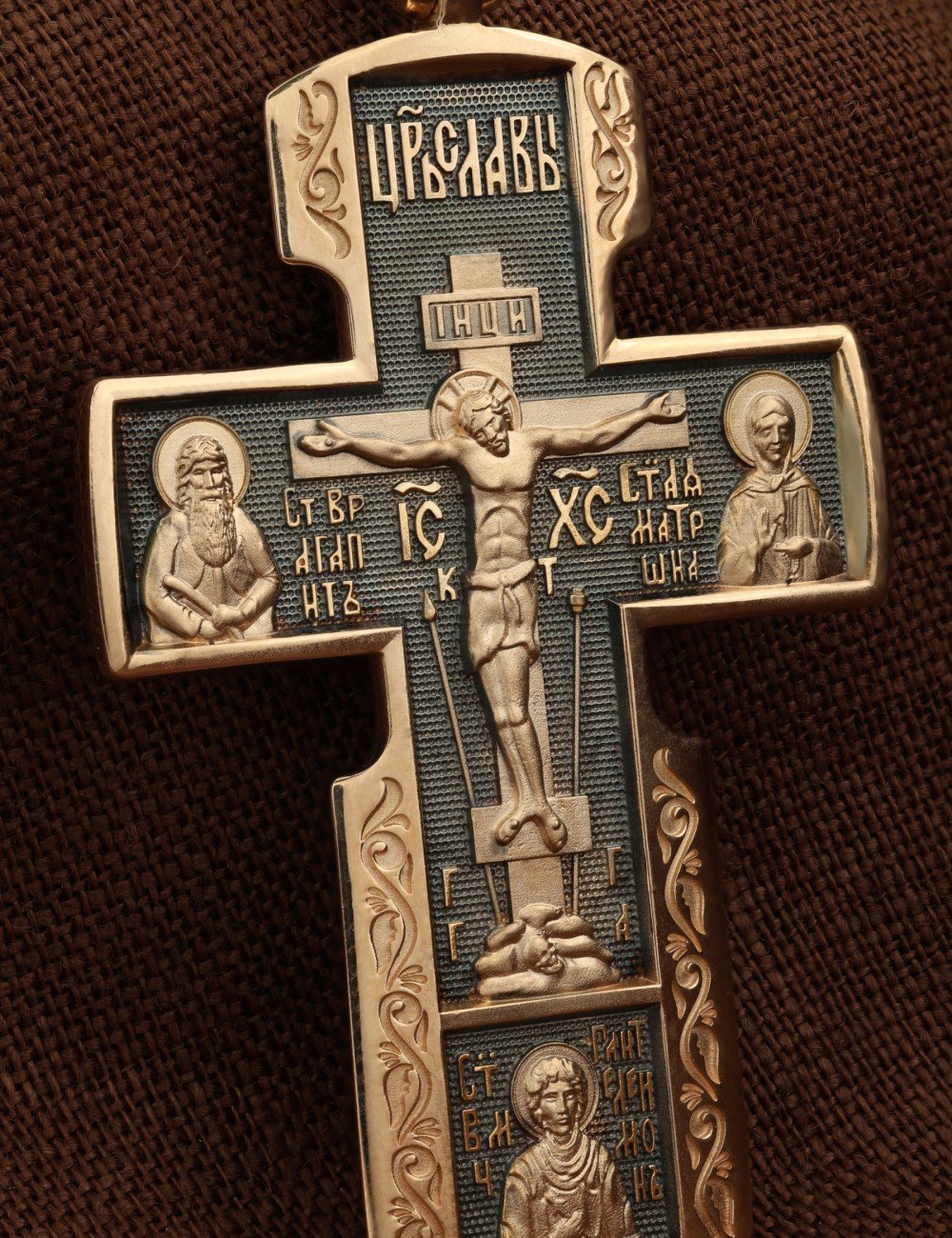 Крест из золота