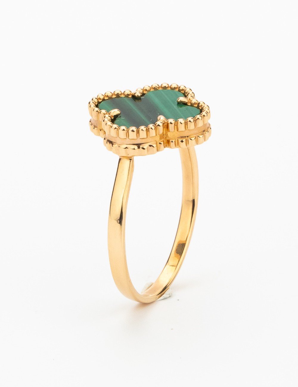 Кольцо из золота c малахитом