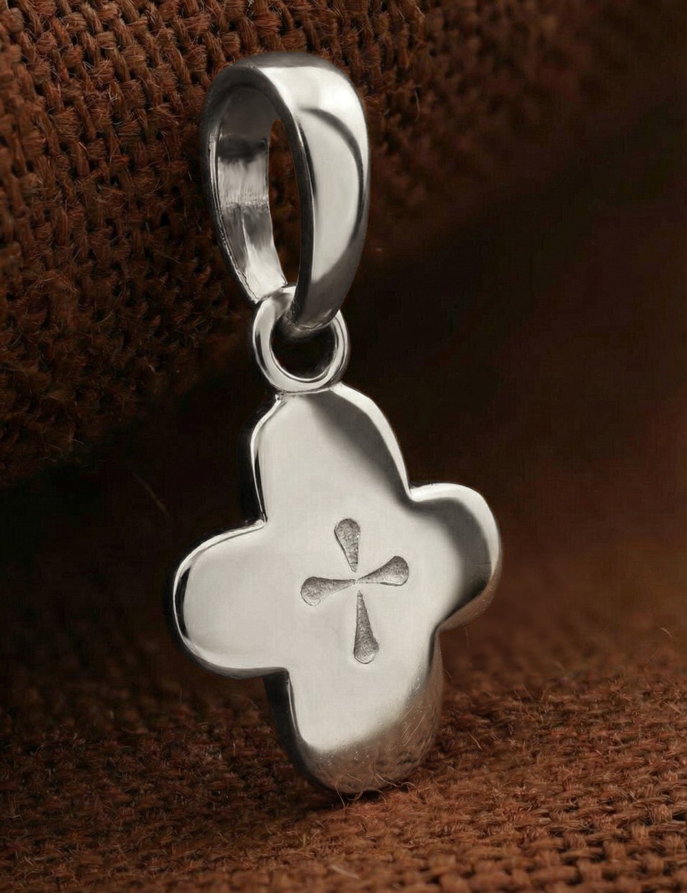 Крест из белого золота