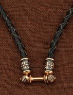 Гайтан из золота c кожаным шнурком