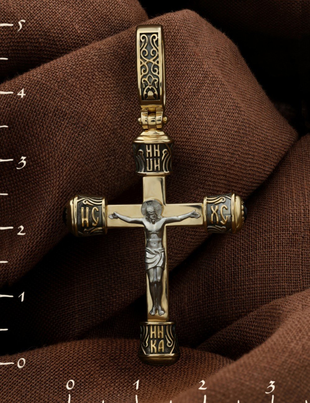 Крест из лимонного золота c ониксом