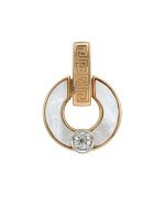 Подвеска из золота c бриллиантами и перламутром