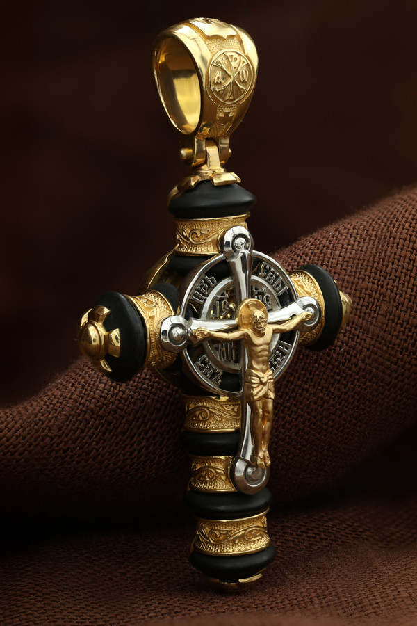 Крест из лимонного золота 585 пробы c ониксом