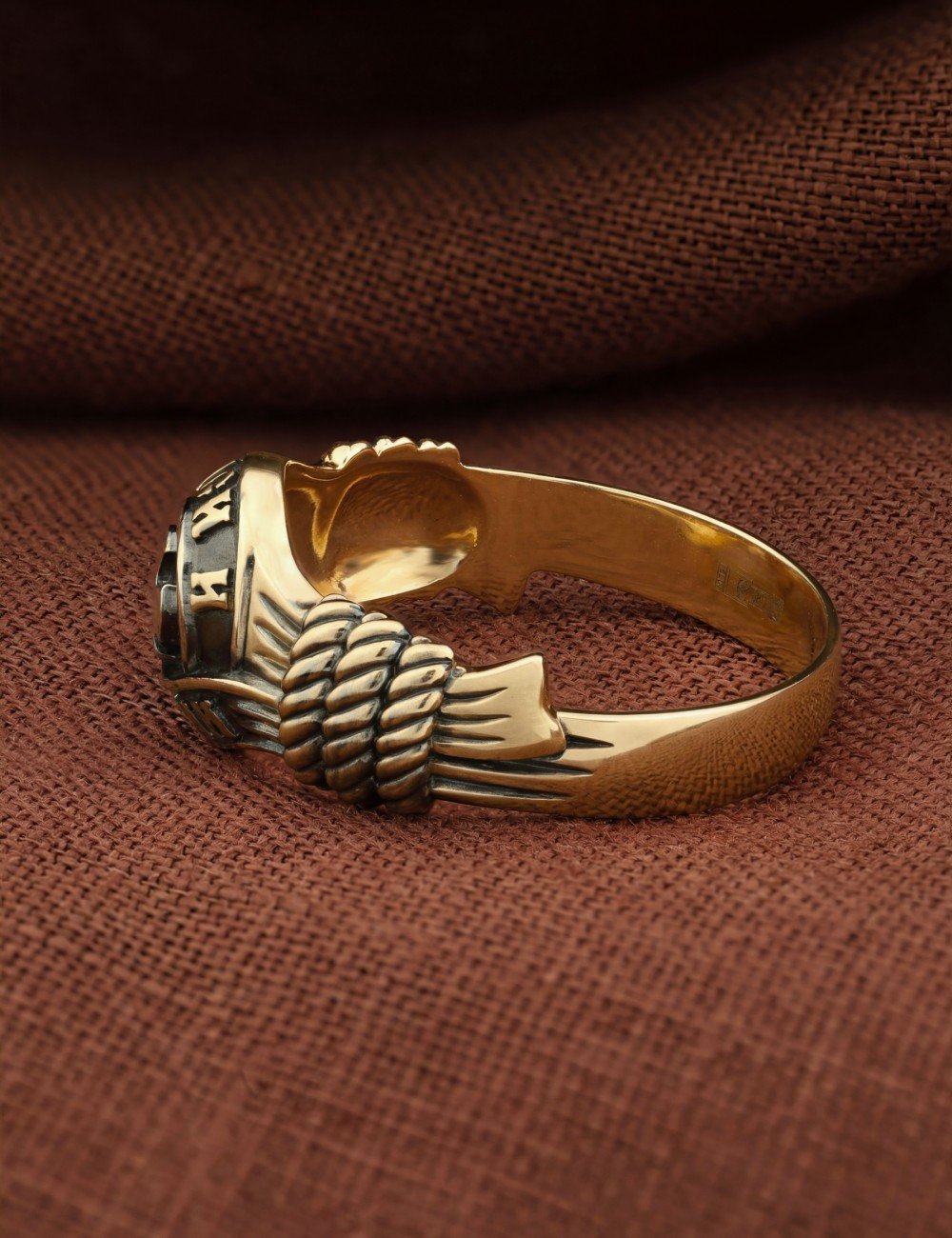 Кольцо из лимонного золота