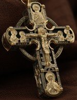 Крест из лимонного золота c эбеновым деревом