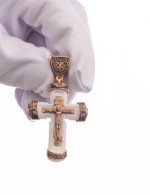 Крест из золота c бивнем мамонта