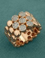 Кольцо из золота c бриллиантами и рубином