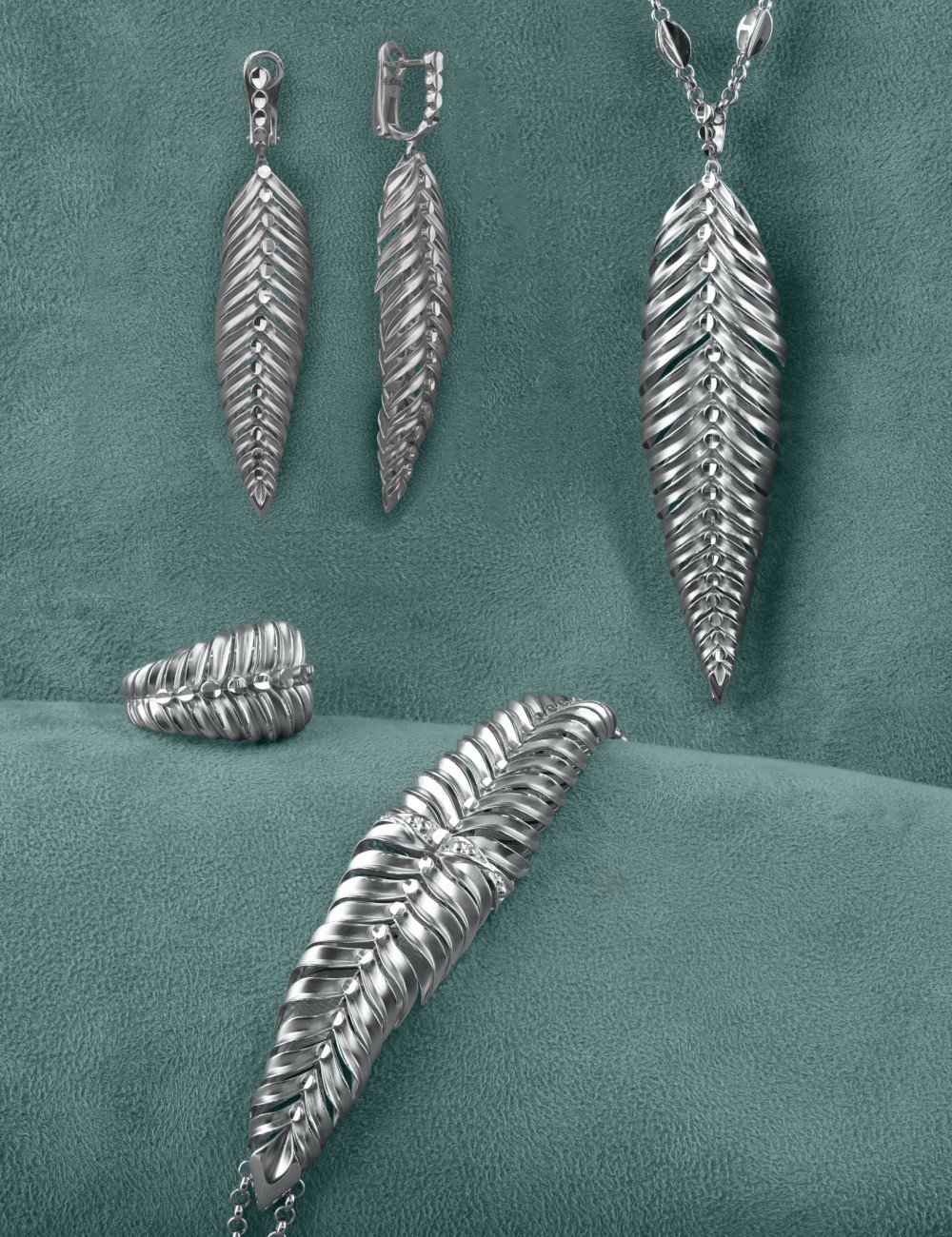 Колье из белого золота