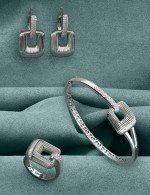 Браслет из белого золота c бриллиантами