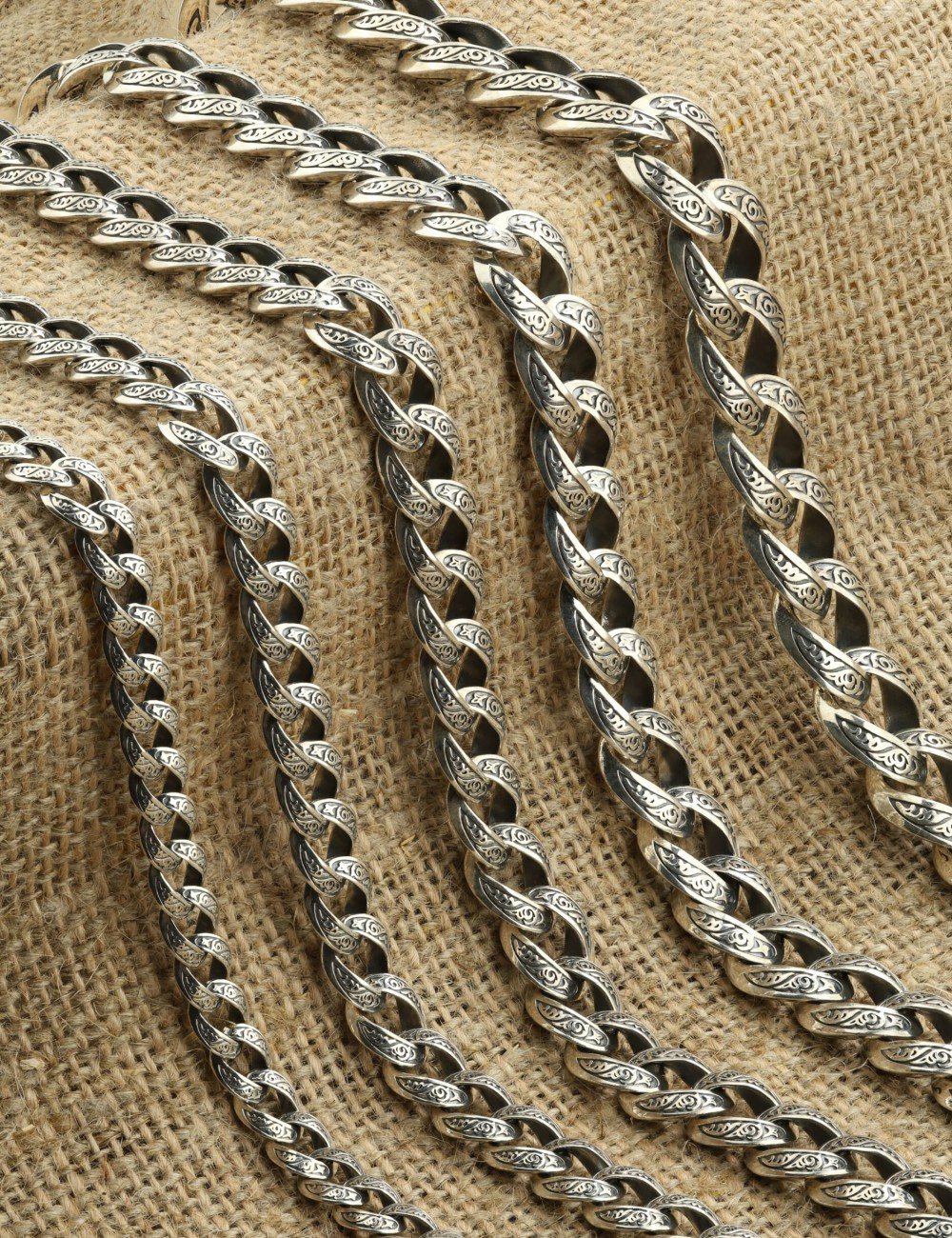 Цепь из серебра c рубином