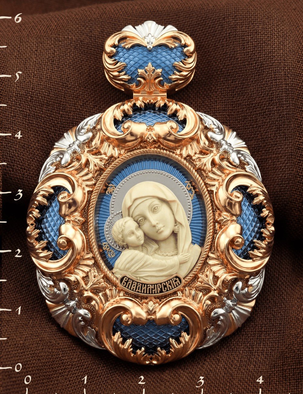 Образок из золота c эмалью и бивнем мамонта