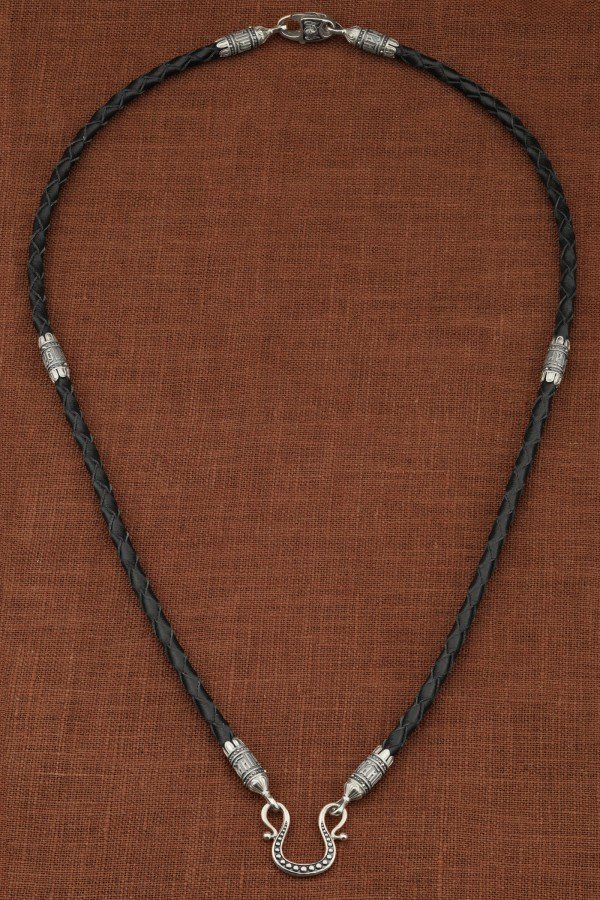 Гайтан из белого золота c кожаным шнурком