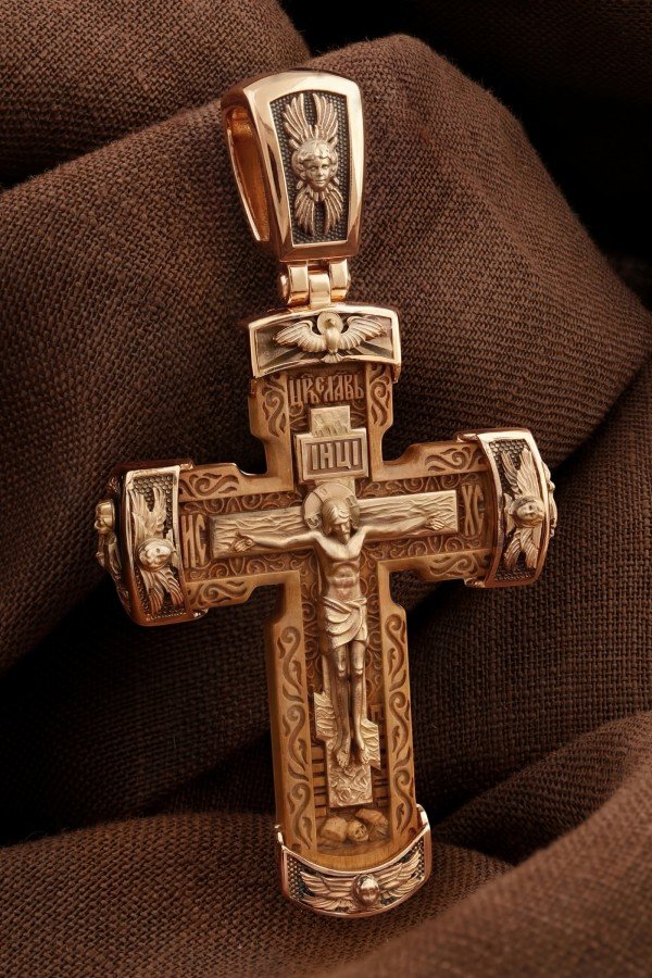 Крест из золота c деревом груши