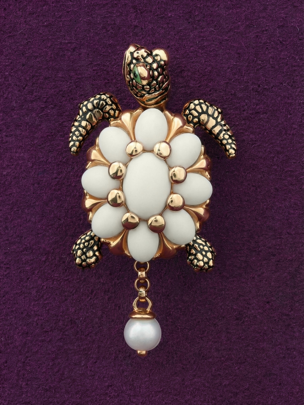 Подвеска из красного золота 585 пробы c эмалью, жемчугом и бивнем мамонта