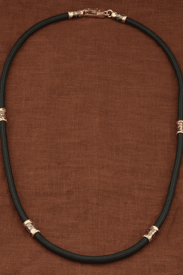 Шнурок шёлковый из золота c шёлковым шнурком