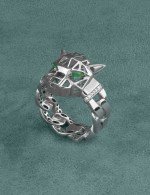 Кольцо из белого золота c бриллиантами и изумрудом