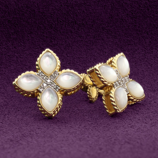 Серьги из лимонного золота 585 пробы c бриллиантами и перламутром