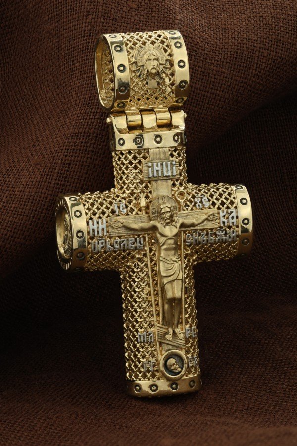 Крест из лимонного золота