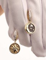 Серьги из лимонного золота c бриллиантами, ониксом и перламутром