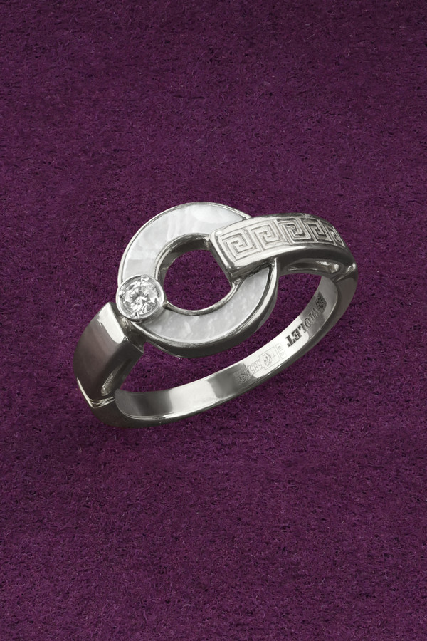 Кольцо из белого золота 585 пробы c бриллиантами и перламутром