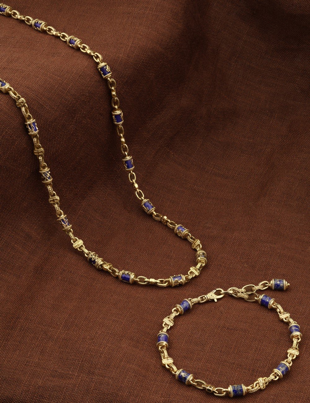 Браслет из лимонного золота c лазуритом