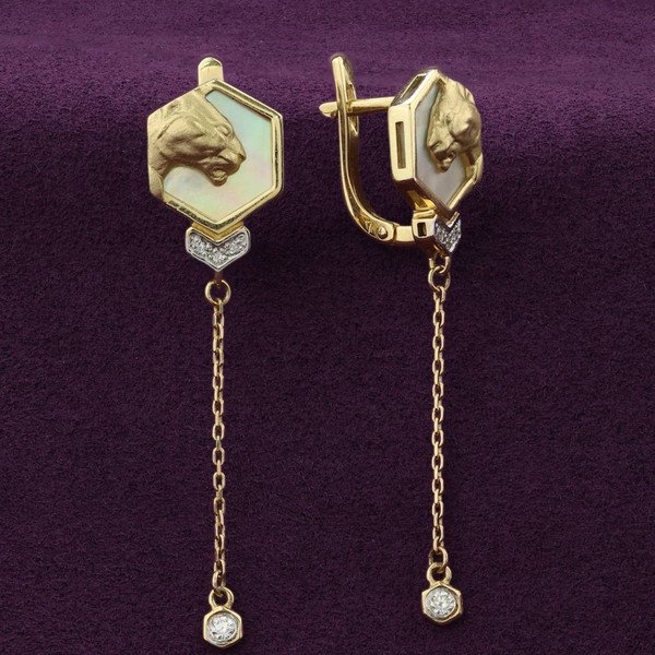 Серьги из лимонного золота 585 пробы c бриллиантами и перламутром