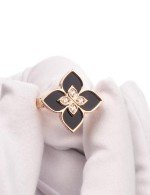 Кольцо из золота c бриллиантами и ониксом