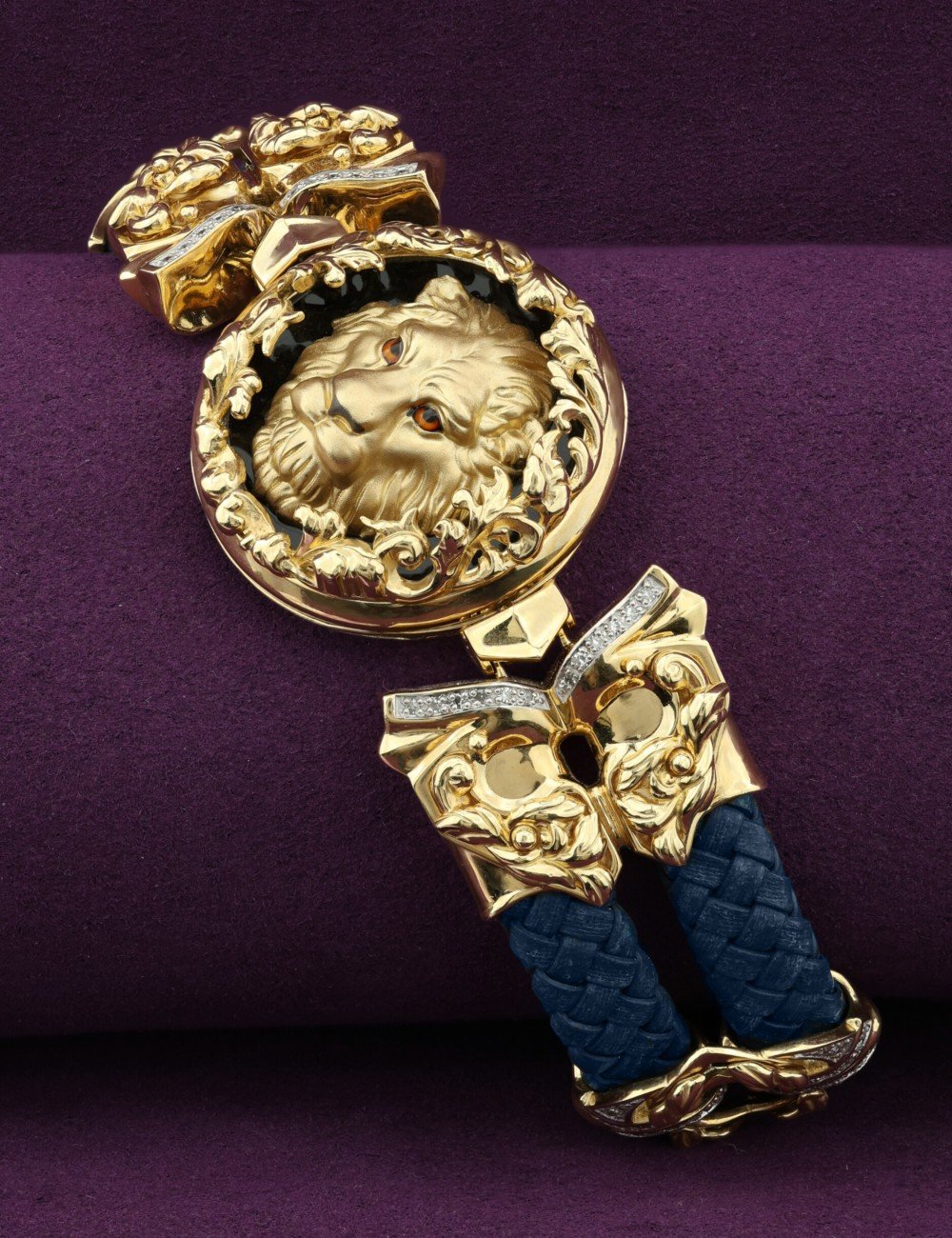 Браслет из лимонного золота c эмалью, бриллиантами, кожаным шнурком и ониксом