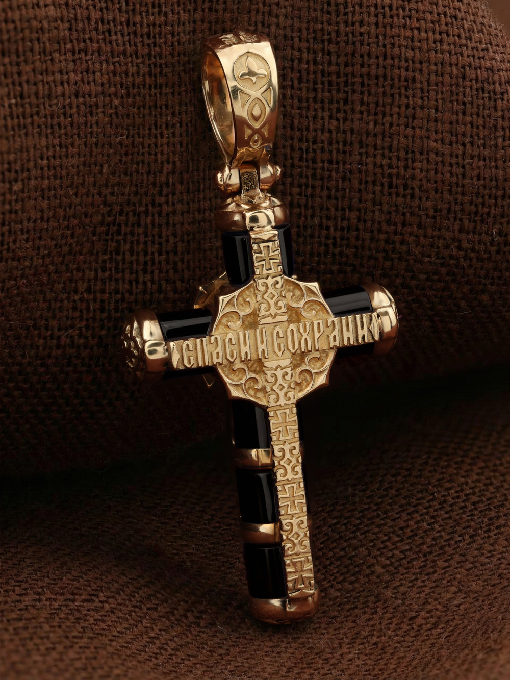 Крест из красного золота 585 пробы c ониксом
