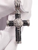 Крест из белого золота c ониксом