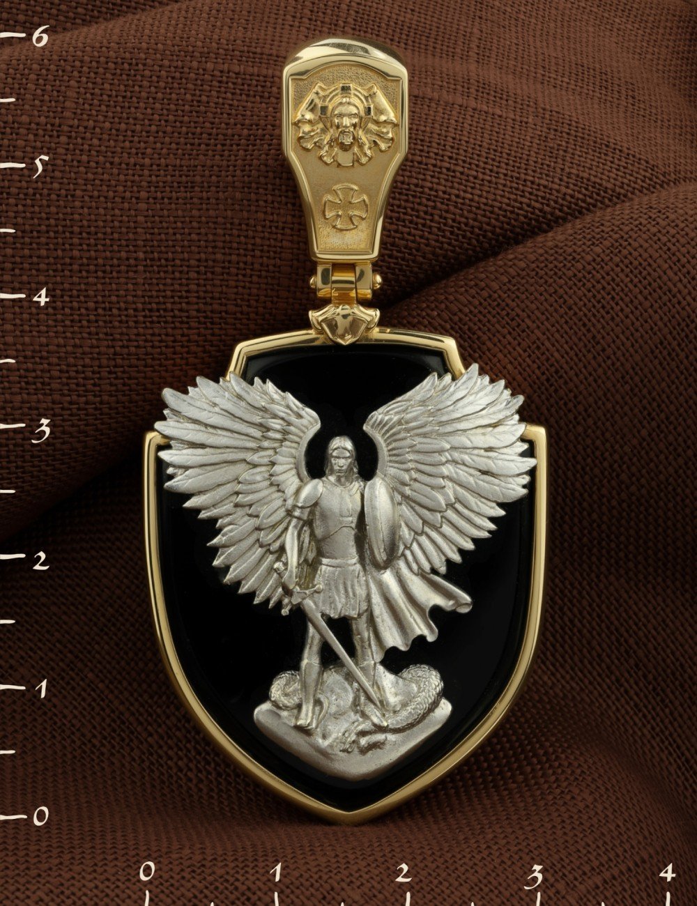 Образок из лимонного золота c эмалью и ониксом