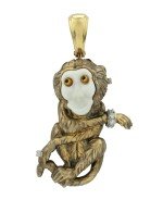 Подвеска из лимонного золота c эмалью, бриллиантами, рубином и бивнем мамонта