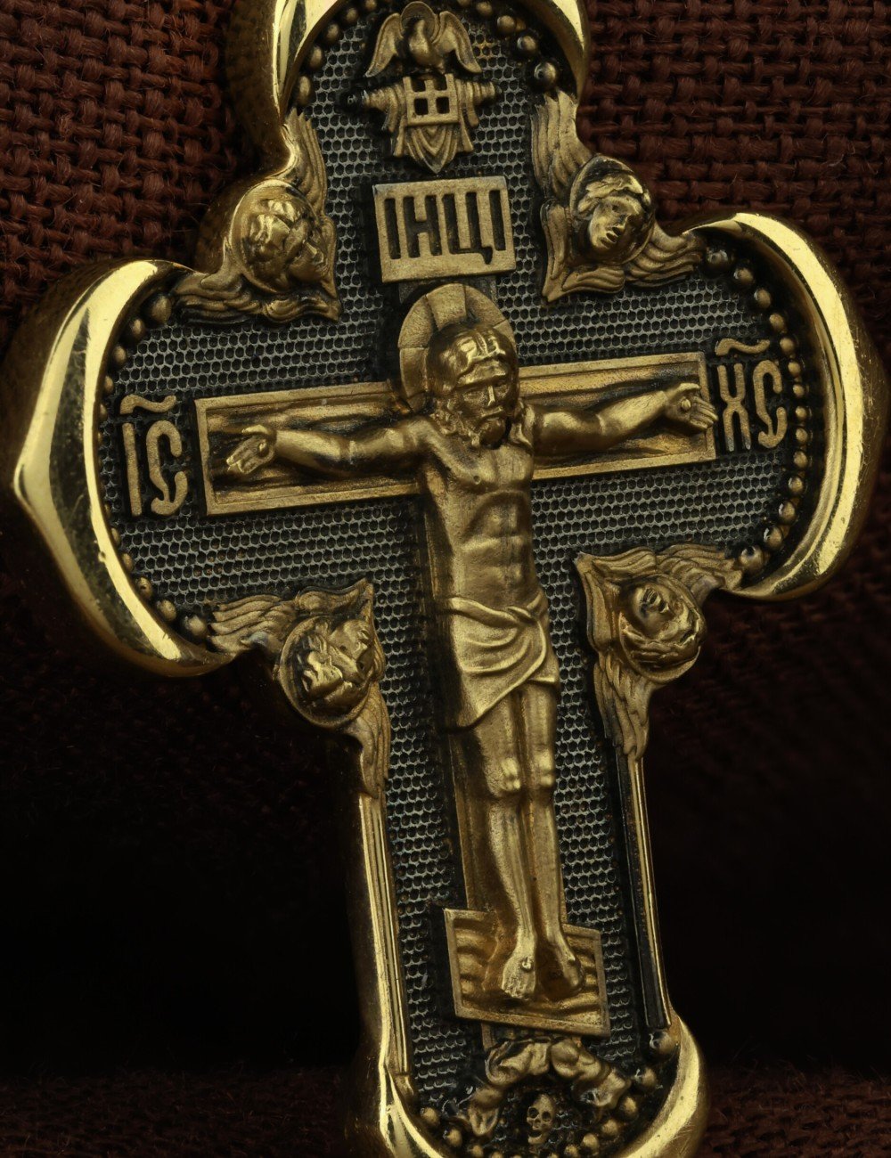 Крест из лимонного золота