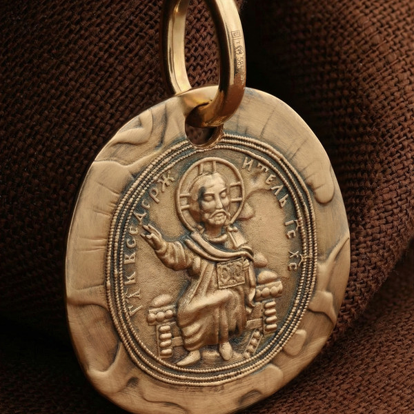 Нательная икона из красного золота 585 пробы