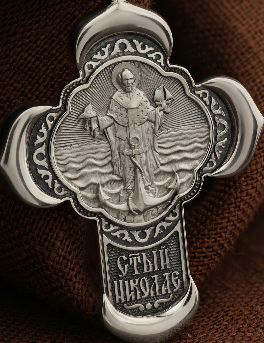 Крест из белого золота