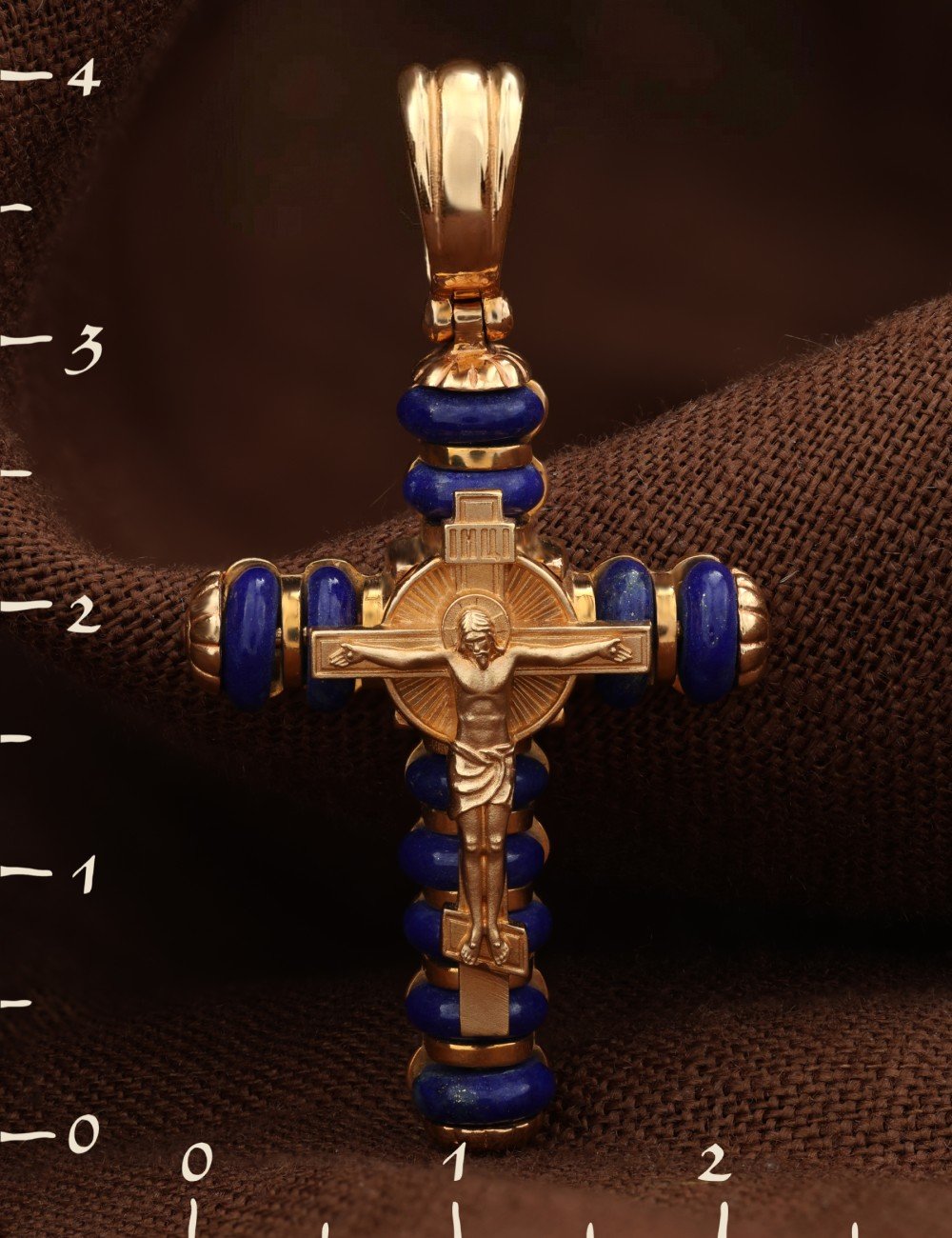 Крест из золота c лазуритом