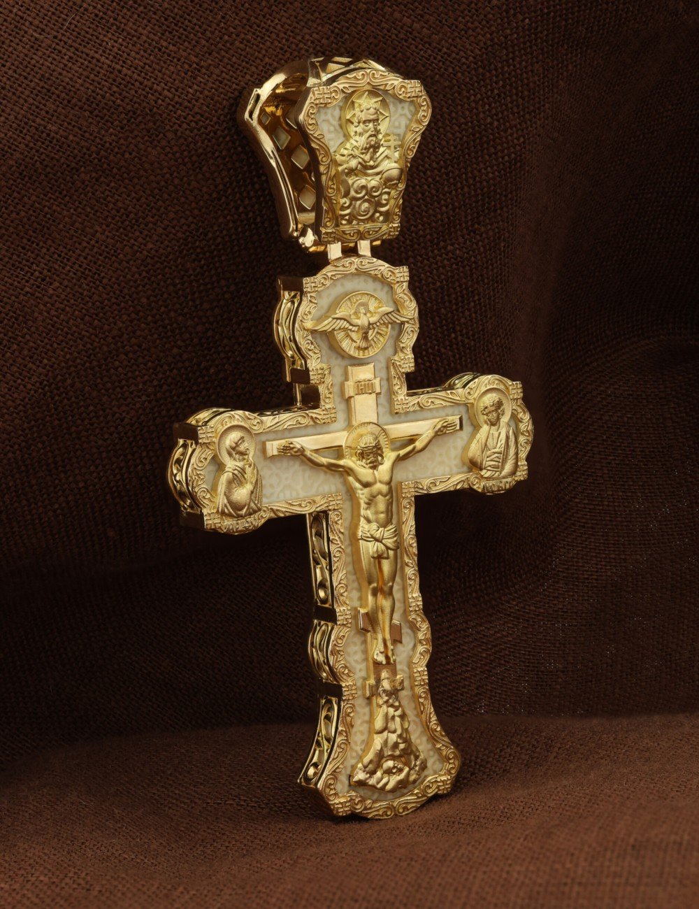 Крест из лимонного золота c бивнем мамонта