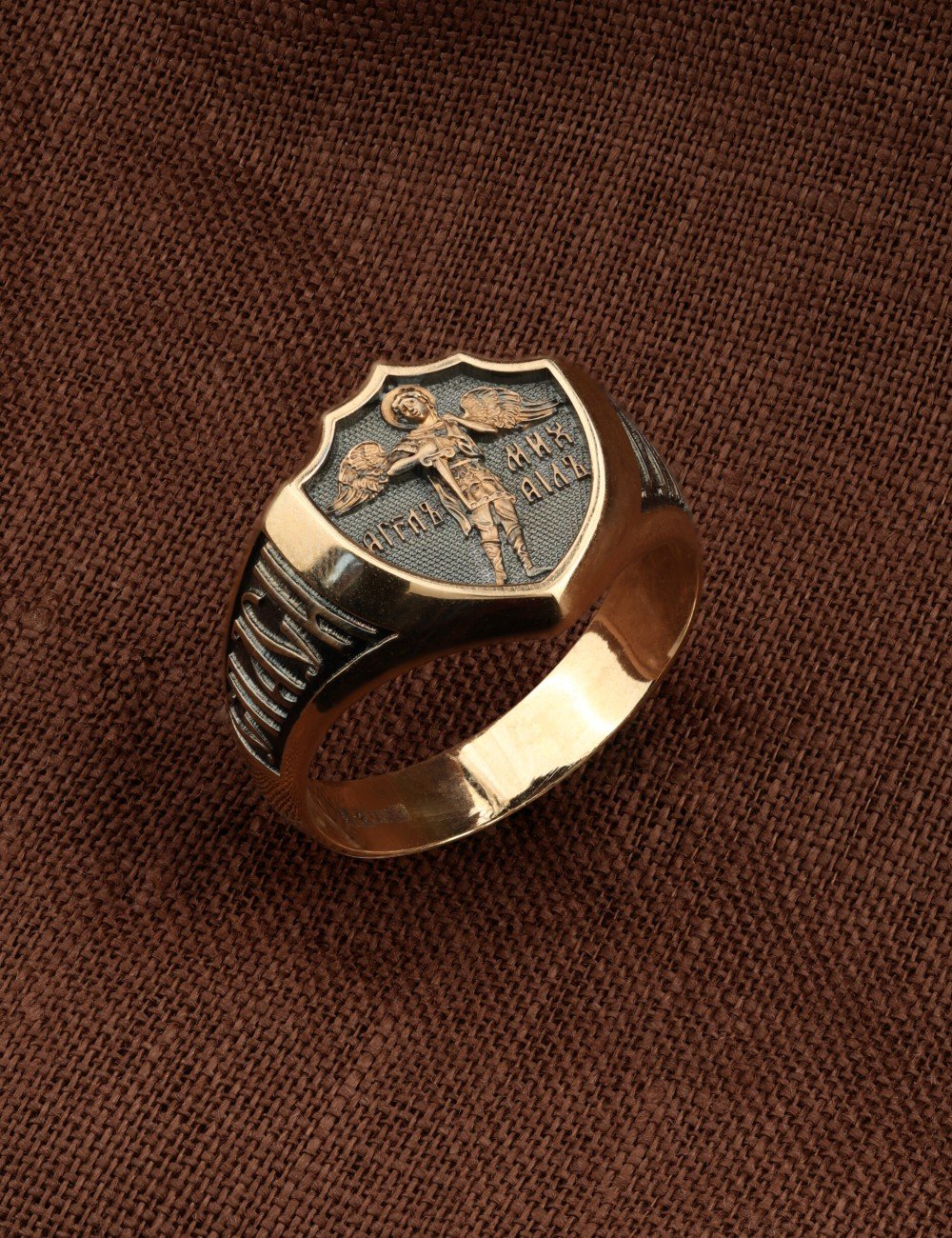 Кольцо из золота