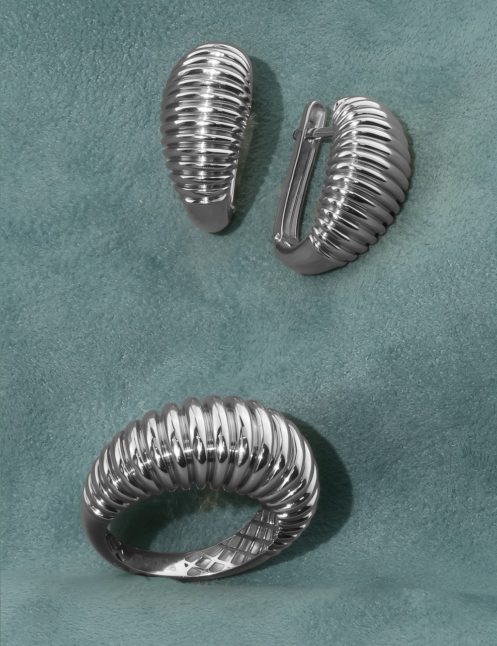 Кольцо из белого золота