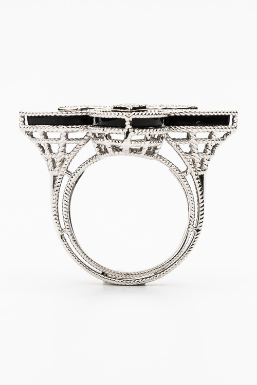 Кольцо из белого золота 585 пробы c бриллиантами и ониксом