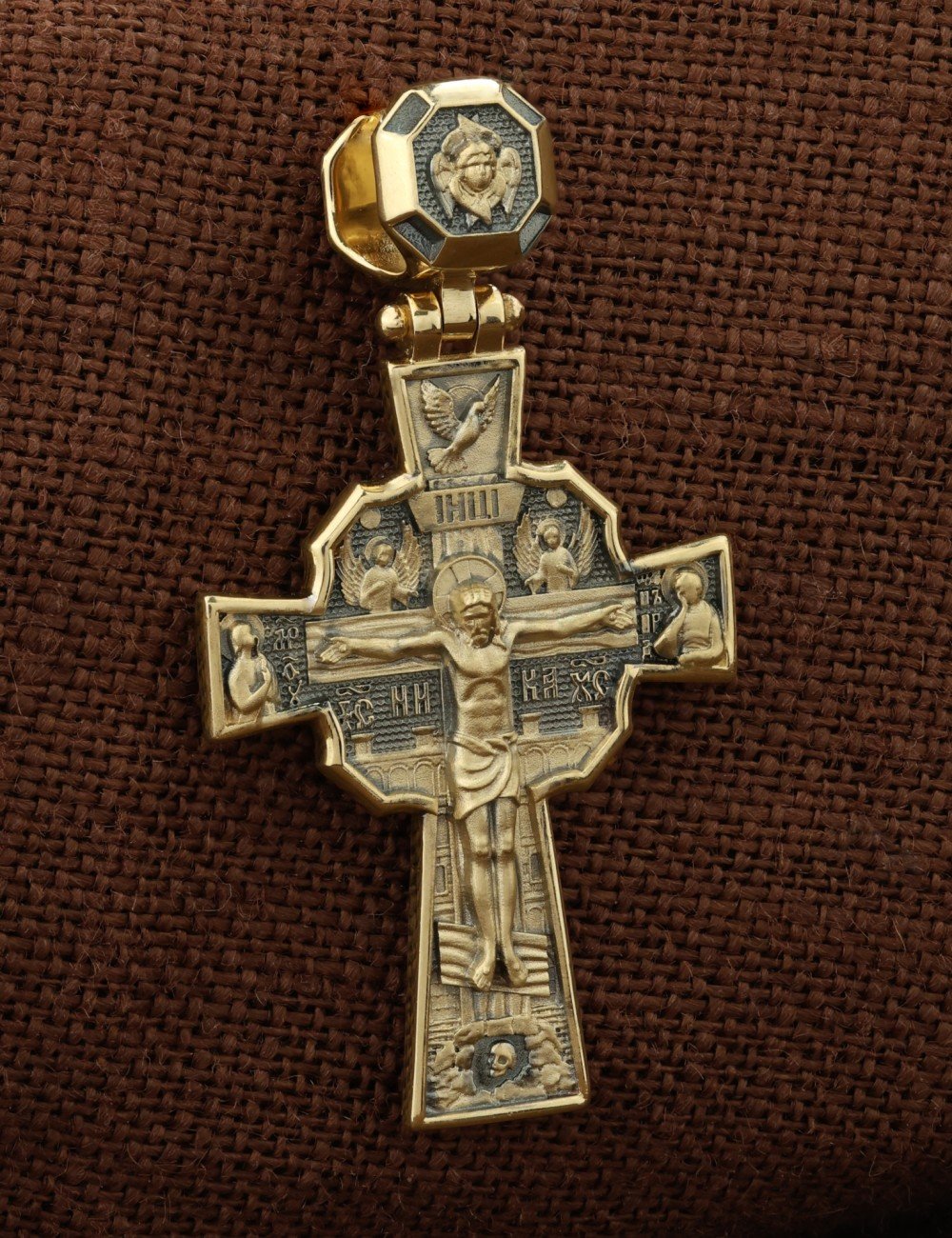 Крест из лимонного золота