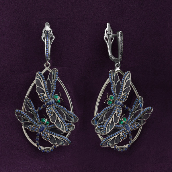 Серьги из белого золота 585 пробы c сапфиром и эмалью