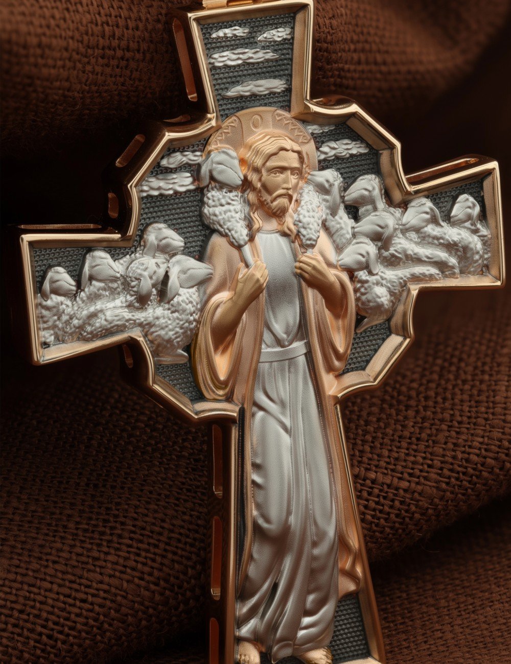 Крест из золота