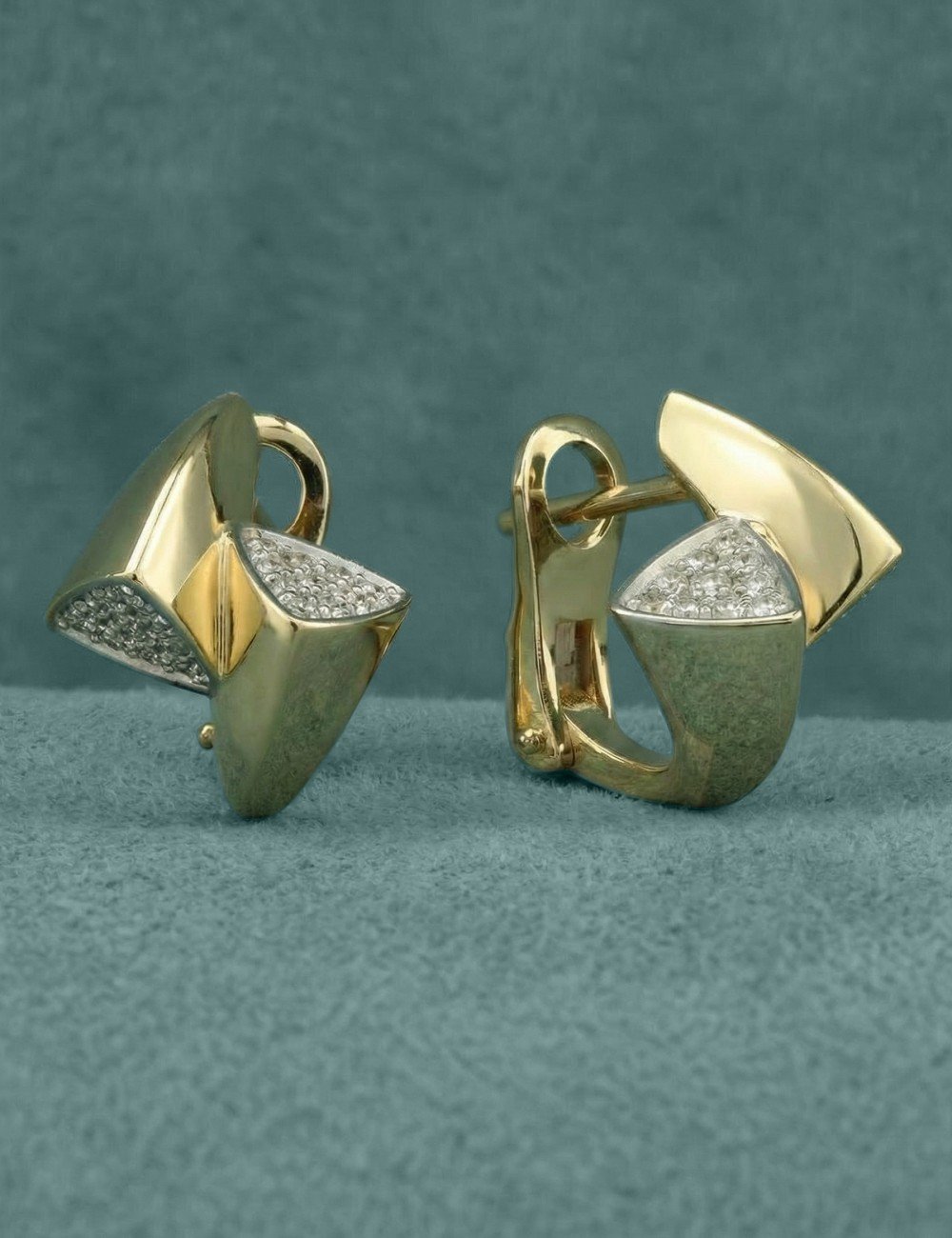 Серьги из лимонного золота c бриллиантами