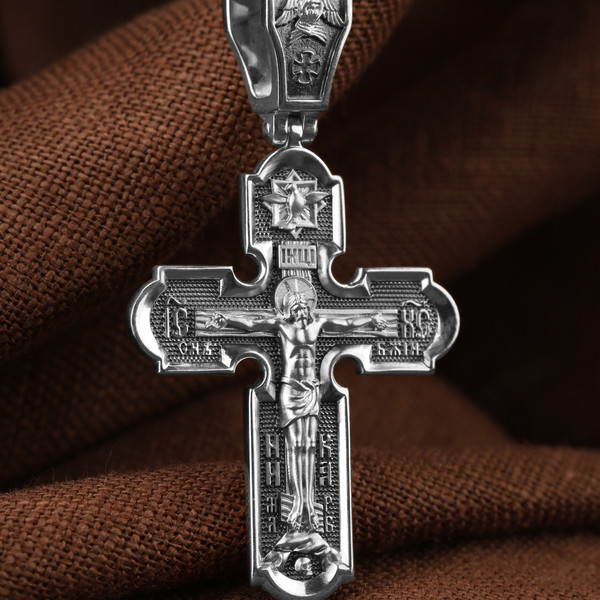 Крест из белого золота 585 пробы