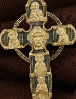 Крест из лимонного золота