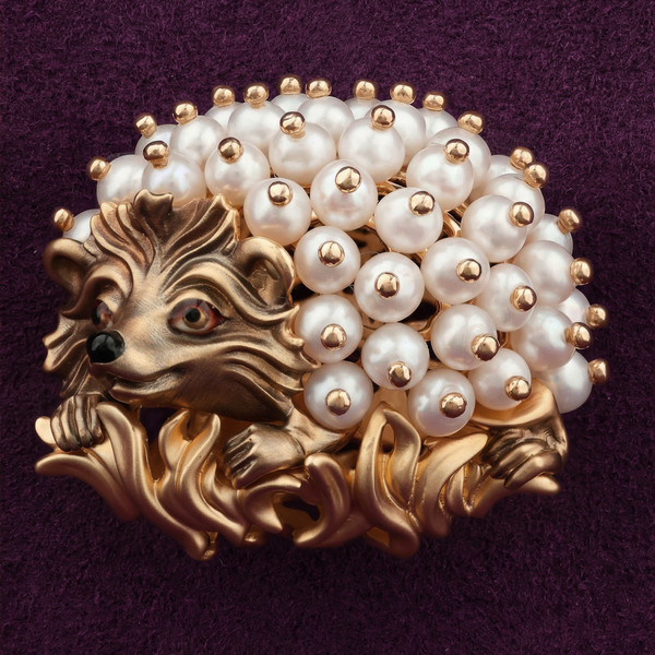 Брошь из красного золота 585 пробы c эмалью и жемчугом